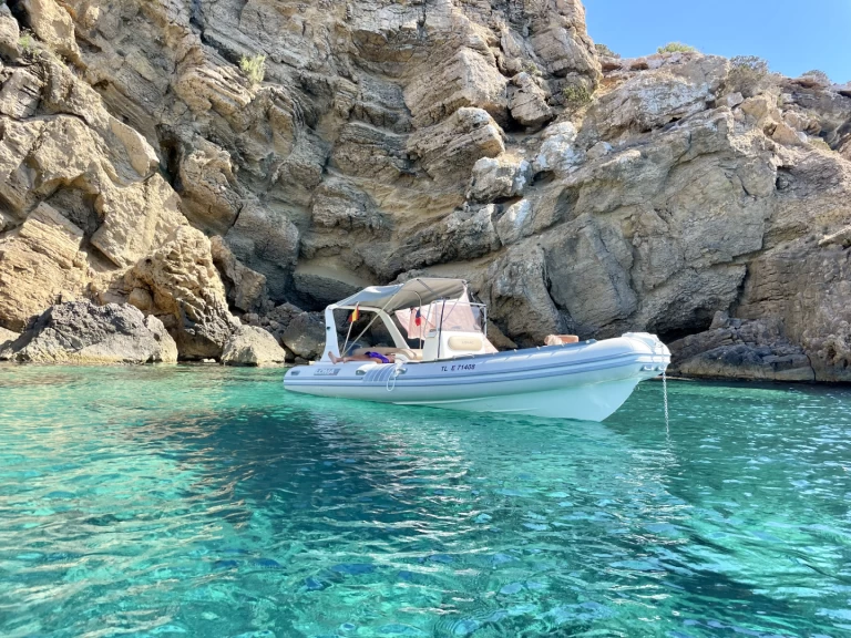 Alquiler Neumática Lomac con o sin  título de navegación