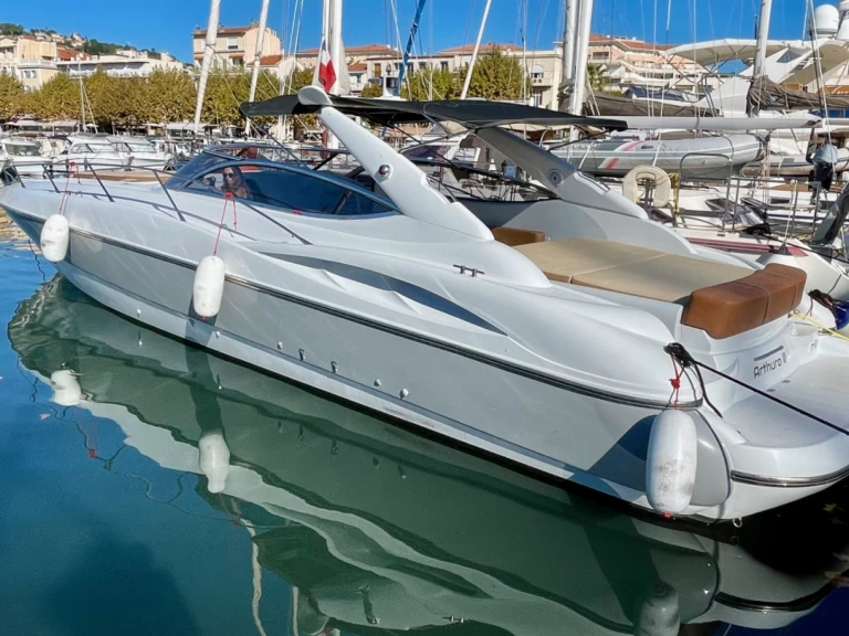 Alquiler de embarcaciones Sunseeker Superhawk 48 enGolfe-Juan en Samboat