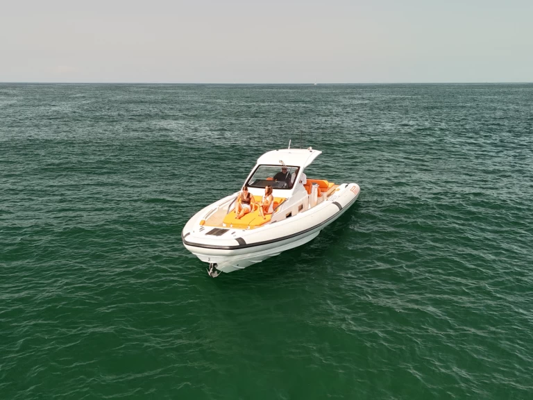 Alquiler de Pirelli 42 EFB en Nápoles