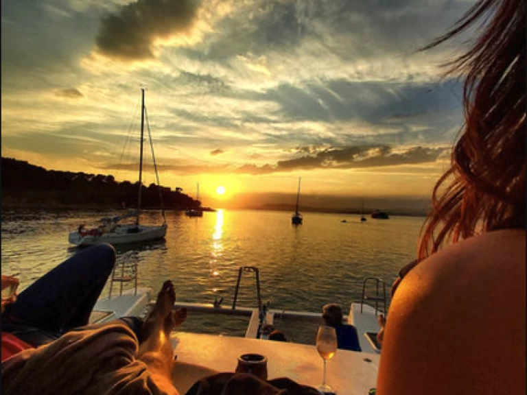 Alquiler Catamarán Lagoon con o sin  título de navegación