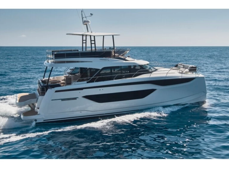 Alquiler de embarcaciones Prestige Prestige M48 enSalerno en Samboat