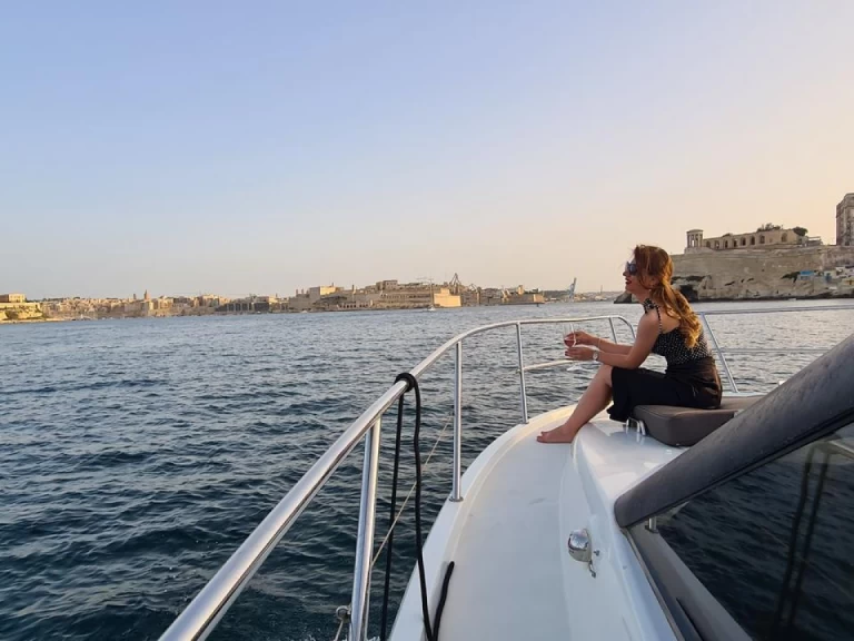 Alquiler Lancha Jeanneau con o sin  título de navegación