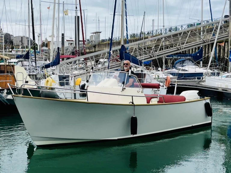 Alquiler de Lancha, con o sin patrón Rhea La Rochelle