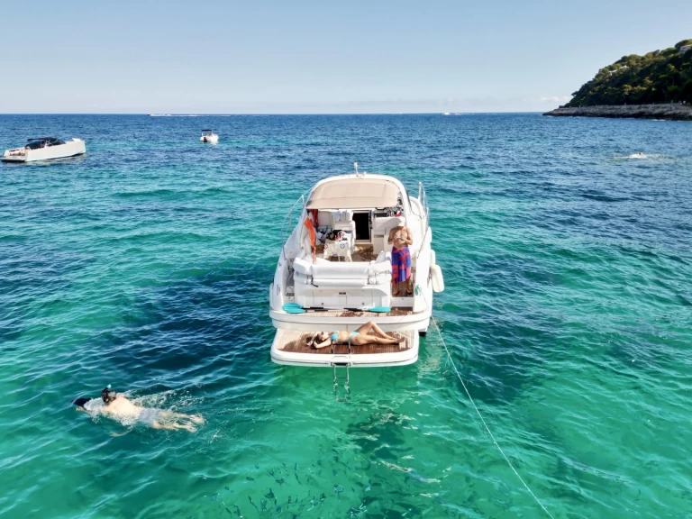 Alquiler de Bavaria Bavaria 400 Sport en Saint-Jean-Cap-Ferrat