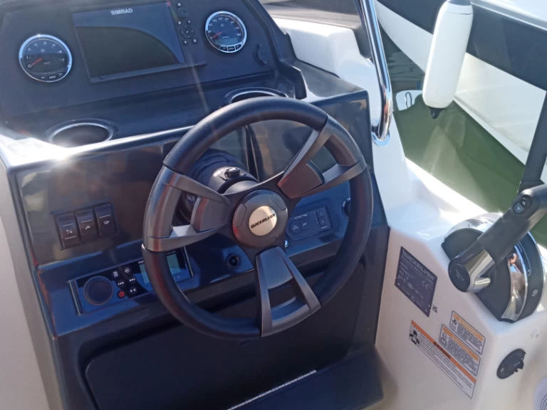 Alquiler de embarcaciones Quicksilver Activ 605 Sundeck enCambrils en Samboat