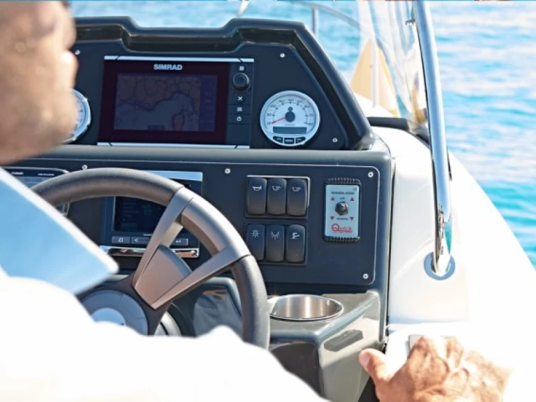 Alquiler Lancha Quicksilver con o sin  título de navegación