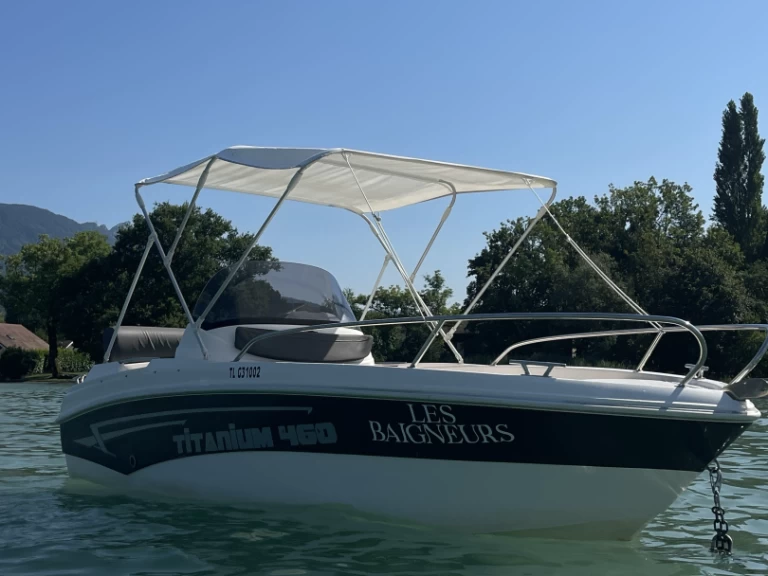 Alquiler de AM Yacht Titanium 460 en Sevrier