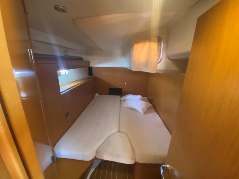 Alquiler de Velero, con o sin patrón Jeanneau Lefkáda