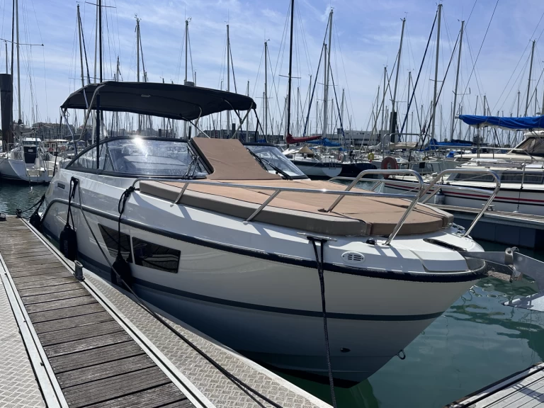 Quicksilver Activ 805 Cruiser de alquiler a La Rochelle