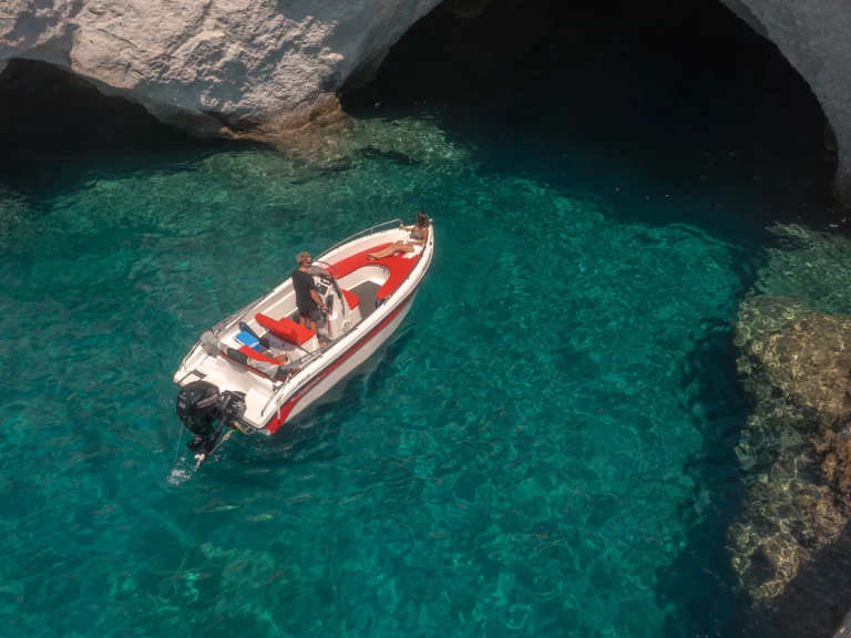 Poseidon BLU WATER 185 de alquiler a Mílos