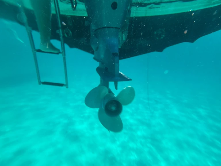 Alquiler de Capelli Tempest 600 en Mandelieu-la-Napoule