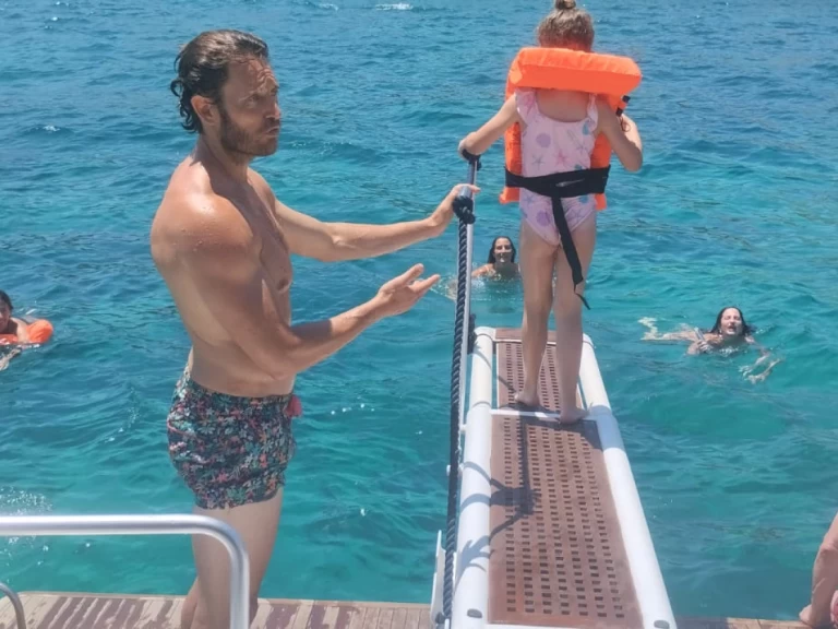 Alquiler de Comar Clanship 42 FB en Catania