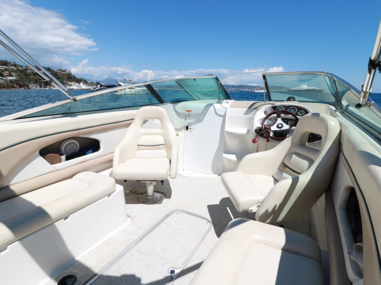 Alquiler de Chris Craft Chris Craft 245 Cuddy Cabin en Mandelieu-la-Napoule