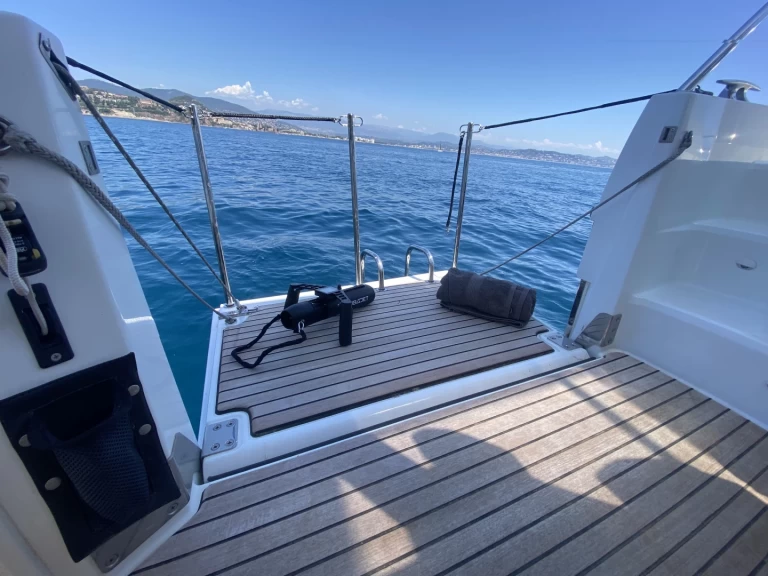 Alquiler Lancha Jeanneau con o sin  título de navegación