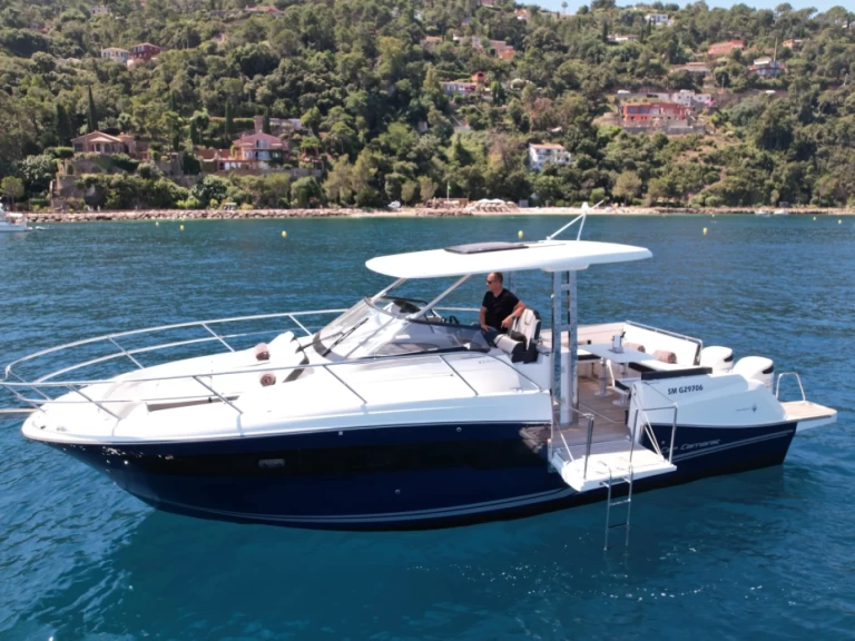 Alquiler de Jeanneau Cap Camarat 10.5 WA en Port La Napoule