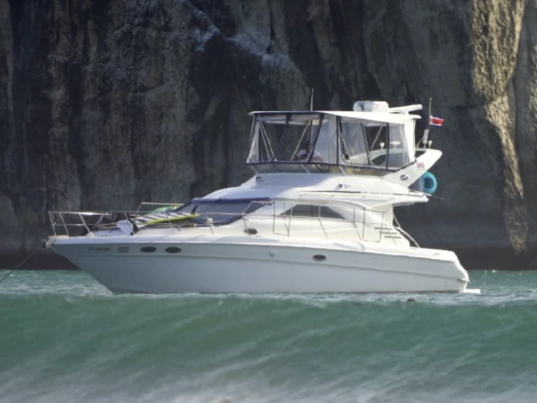 Alquiler de embarcaciones Sea Ray Sea Ray 400 Sedan Bridge enmundo en Samboat