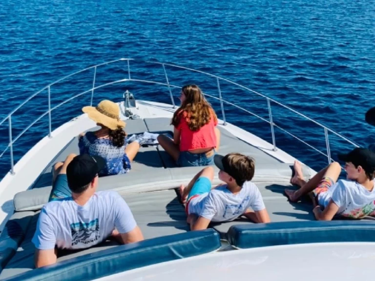 Alquiler de Sea Ray Sea Ray 400 Sedan Bridge en mundo