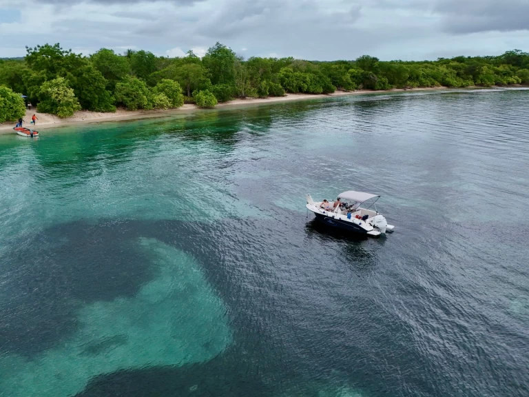 Alquiler de Pacific Craft Pacific Craft 545 Open en Port-Louis