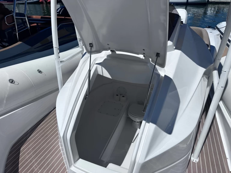 Alquiler de embarcaciones FANALE 1000 enCogolin en Samboat