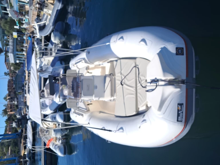 Alquiler de Neumática, con o sin patrón Bwa Arbatax Port