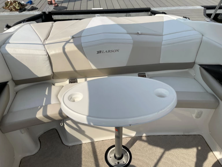 Larson LXI 228 de alquiler a Aix-les-Bains