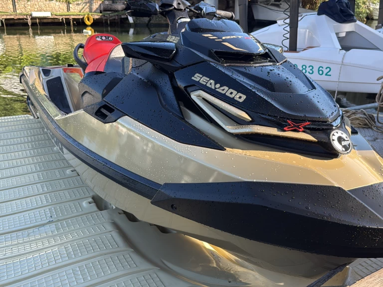Alquiler de Sea-Doo RXT-X RS 325 en Mandelieu-la-Napoule