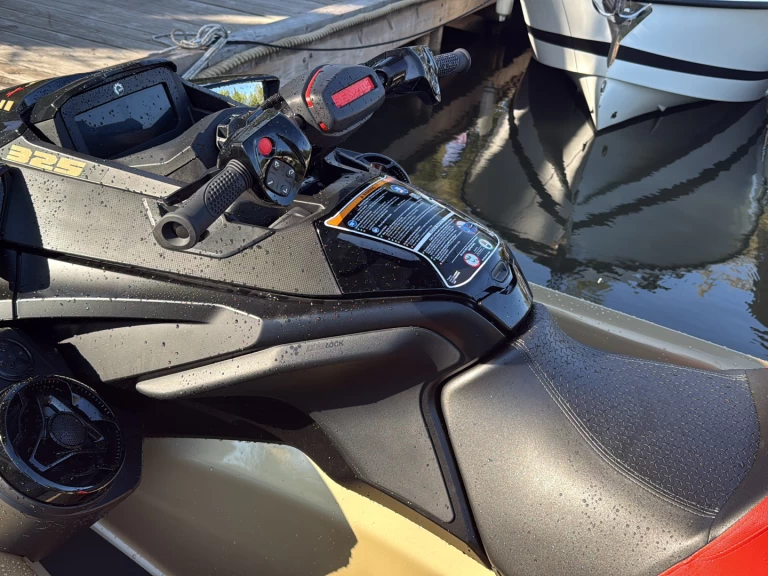 Alquiler de embarcaciones Sea-Doo RXT-X RS 325 enMandelieu-la-Napoule en Samboat