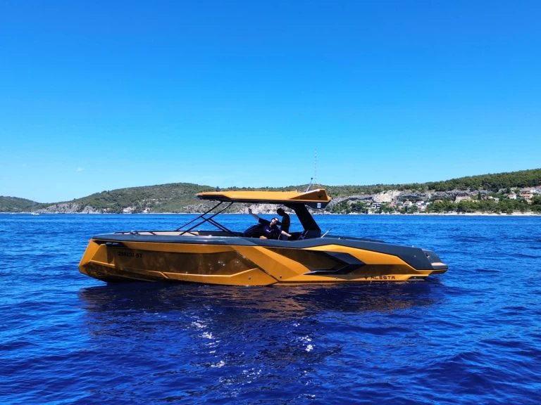 Alquiler de barcos Split barato de Raptor parasailing