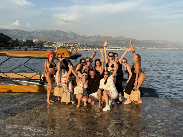 Alquiler de Lancha, con o sin patrón Alesta Marine Split