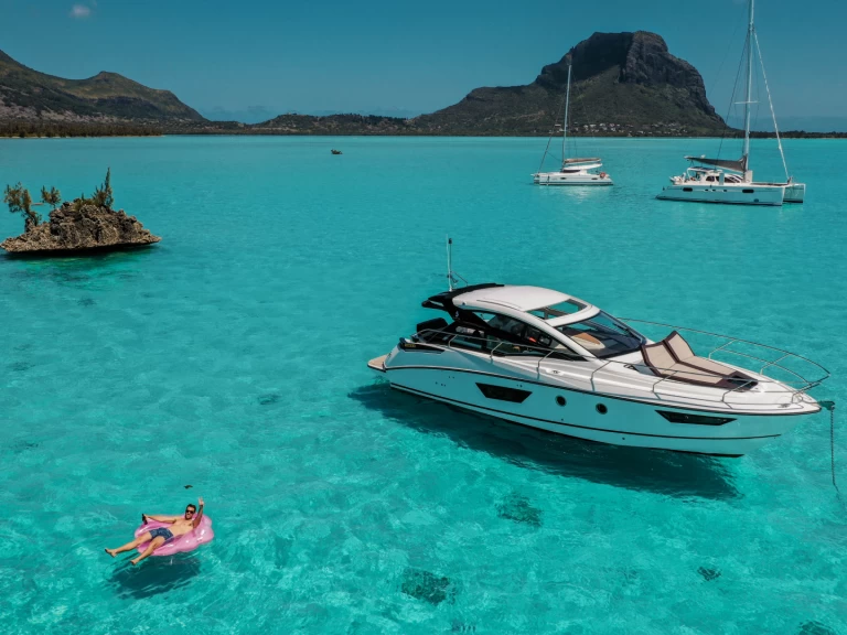 Yate de lujo para alquilar Tamarin al mejor precio