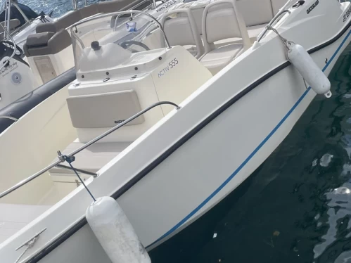 Alquiler de Quicksilver Activ 555 Open en Marsella