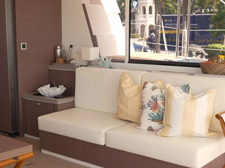 Alquiler de barcos Nassau barato de ZURI 3