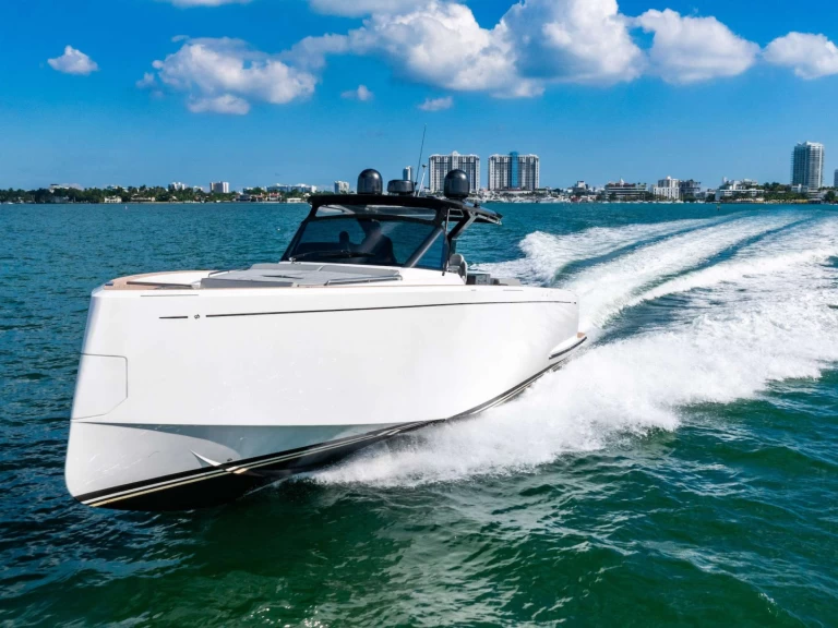 Alquiler Yate de lujo Pardo Yachts con o sin  título de navegación