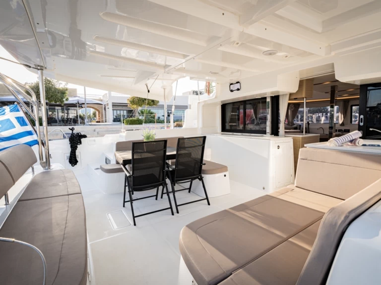 Alquiler de embarcaciones Lagoon Lagoon 46 enPiso Livadi en Samboat