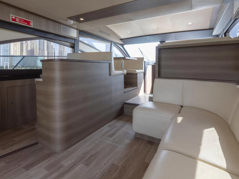 Alquiler de barcos Dubai Marina barato de 46ft