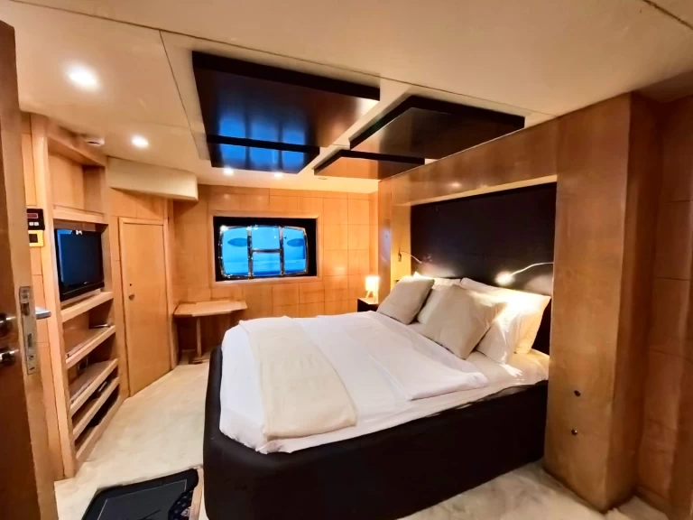 Alquiler de barcos Dubai Marina barato de Dubai Marine 82Ft