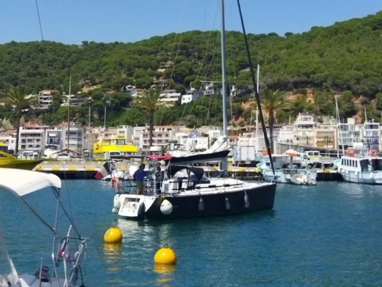 Alquiler de barcos Canet-en-Roussillon barato de First 36.7