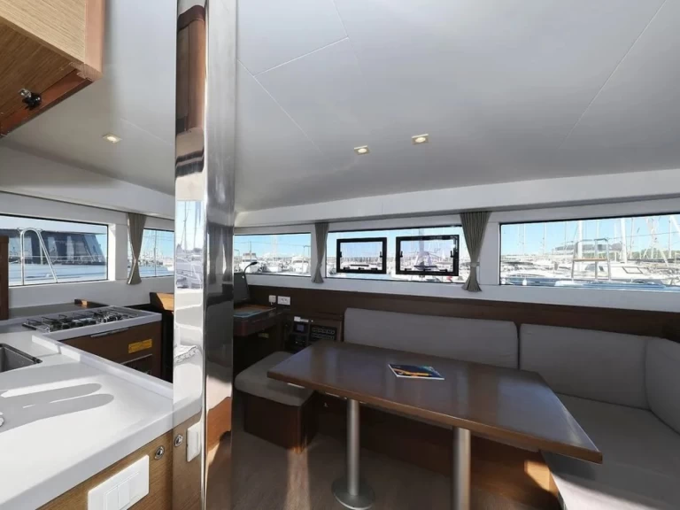 Alquiler de Catamarán, con o sin patrón Lagoon Limassol Marina