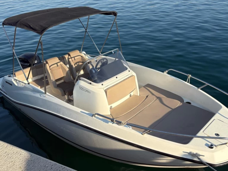 Alquiler de Quicksilver Activ 555 Open Edition Smart en Marsella