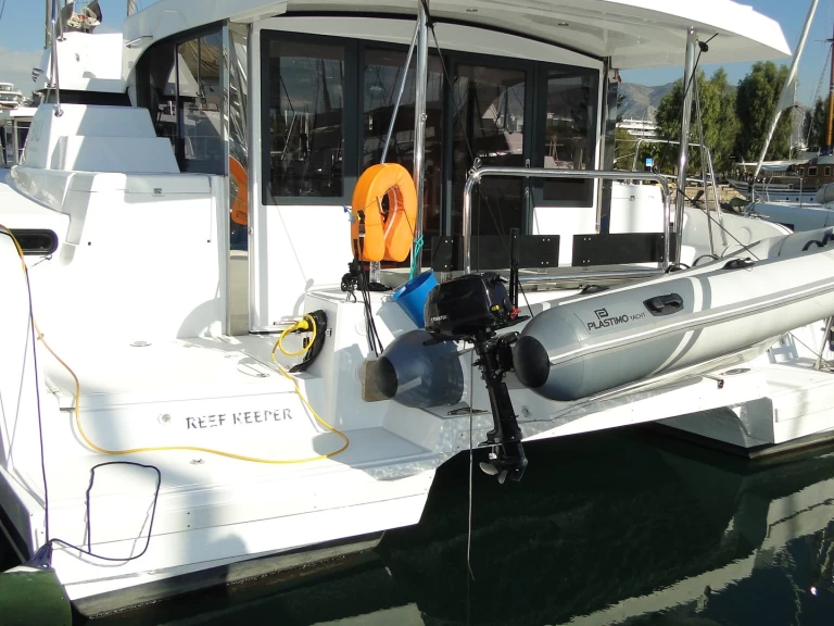 Catamarán para alquilar Álimos al mejor precio