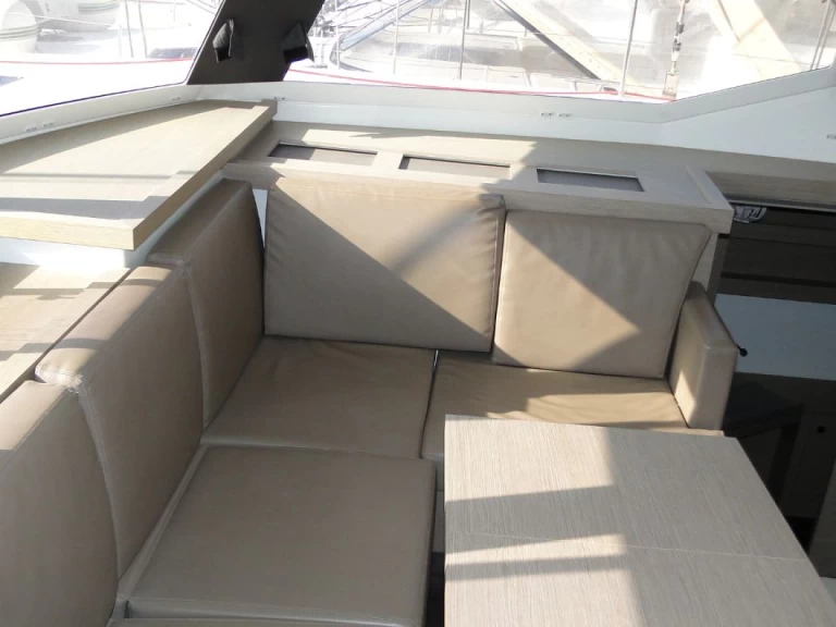 Fountaine Pajot Astrea 42 de alquiler a Álimos