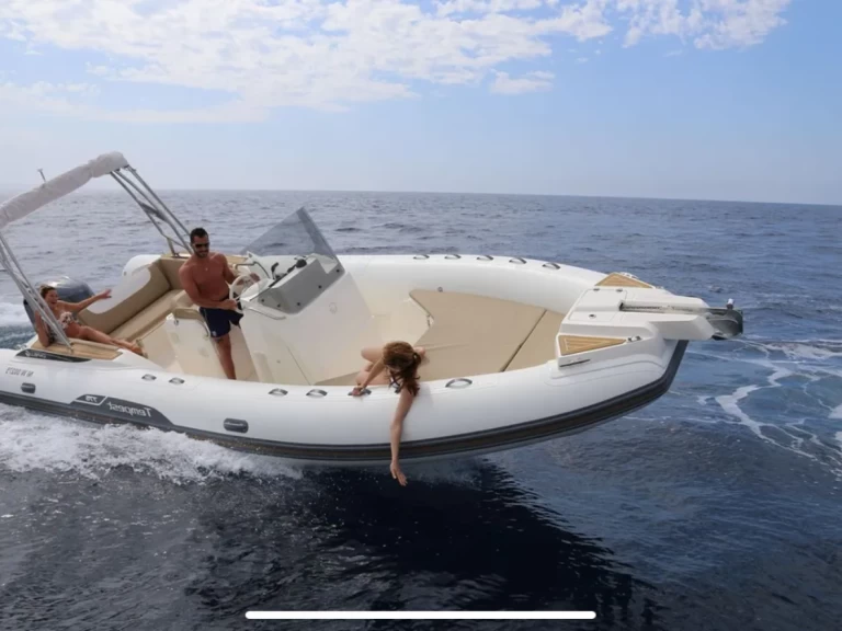 Alquiler de embarcaciones Capelli Tempest 775 enMandelieu-la-Napoule en Samboat