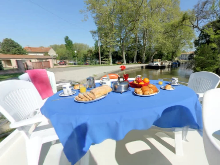 Alquiler Lancha en Fontenoy-le-Château - Le Boat Royal Classique