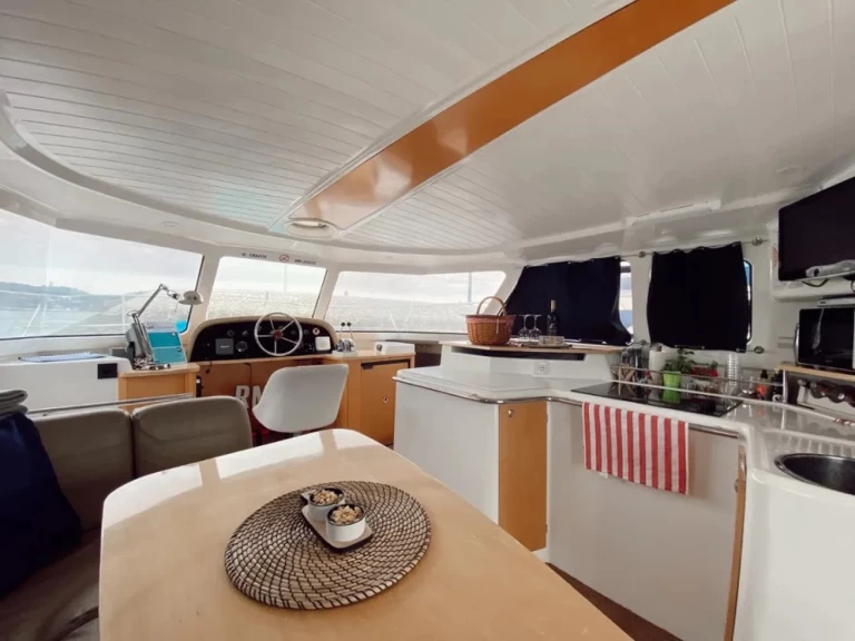 Alquiler de Lancha, con o sin patrón Fountaine Pajot Belém