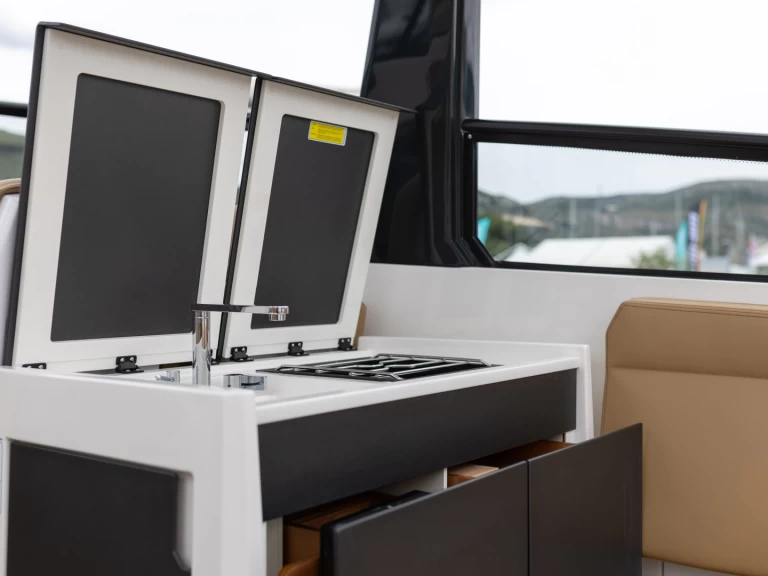 Alquiler de Lancha, con o sin patrón X-Yachts Split