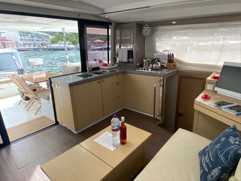 Alquiler de Fountaine Pajot Lucia 40 en Road Town