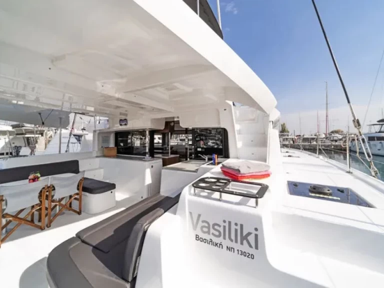 Catamarán para alquilar Álimos al mejor precio