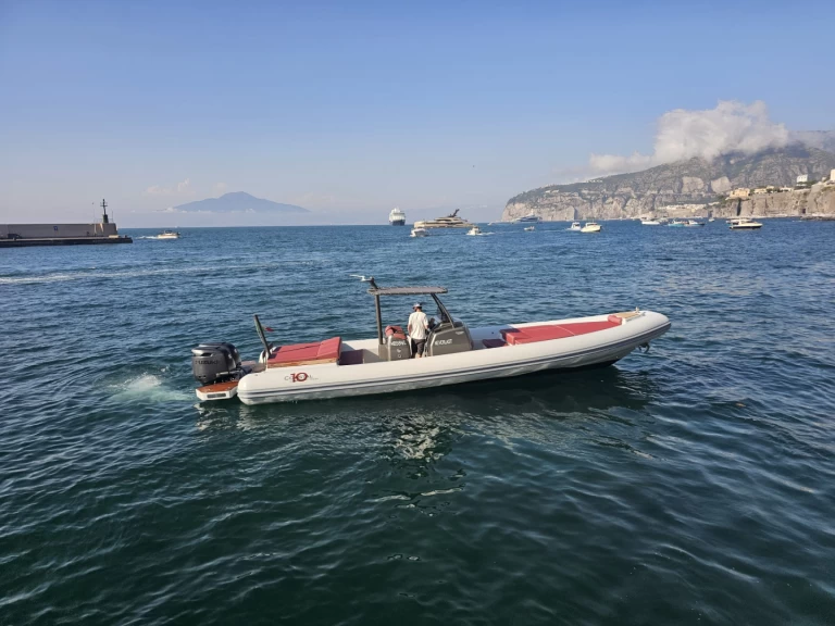 Alquiler de Coastal 10 Maxi Tender XXL en Sorrento