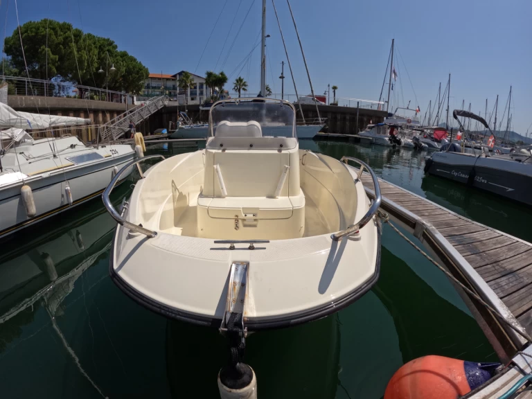 Alquiler de embarcaciones Quicksilver Activ 555 Open enHendaye en Samboat