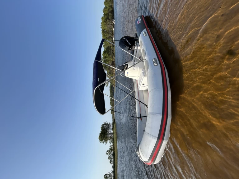 Alquiler Neumática Valiant con o sin  título de navegación